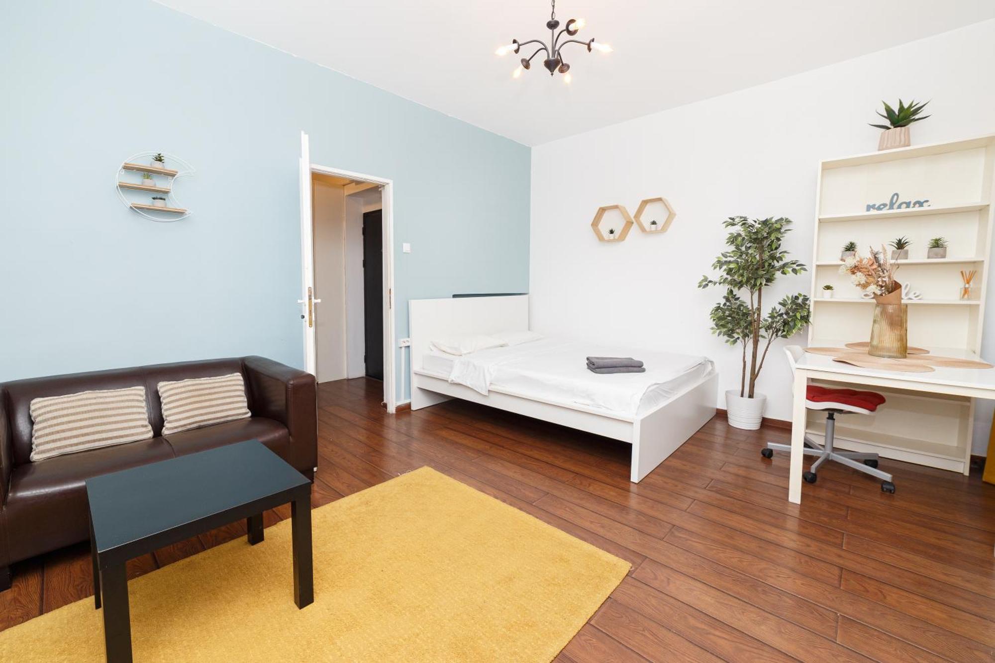 Roof Apartment *